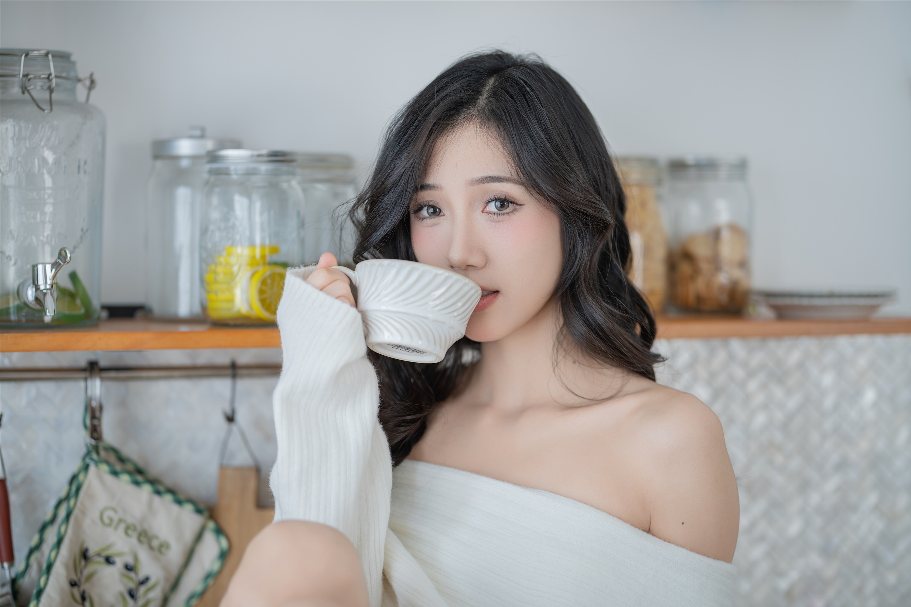 YITUYU艺图语 2025.01.19 白色毛衣 o1ne万